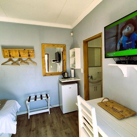Tiende Laan Bed & Breakfast And Self-Catering Walvis Bay Exterior photo