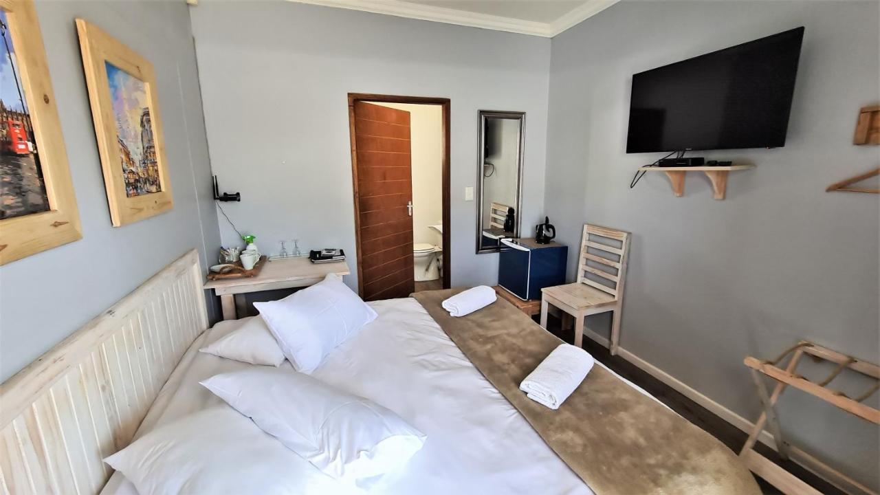 Tiende Laan Bed & Breakfast And Self-Catering Walvis Bay Exterior photo