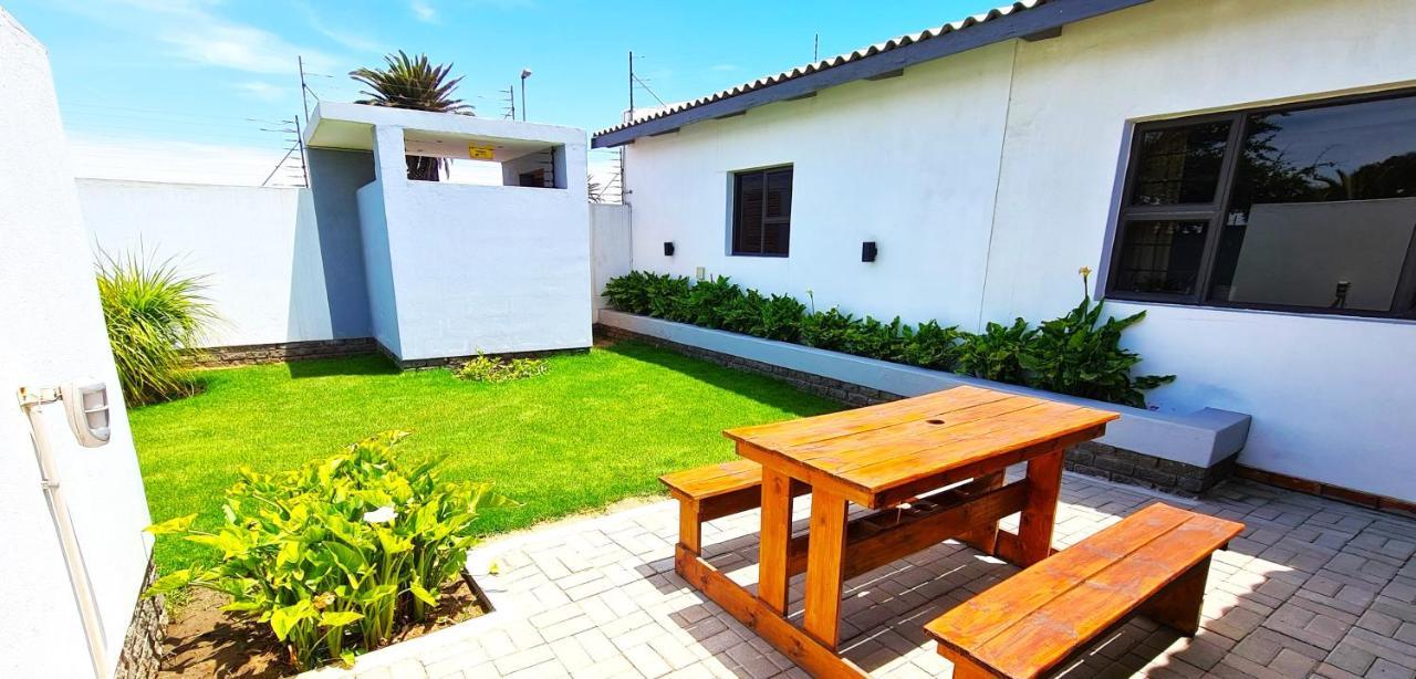 Tiende Laan Bed & Breakfast And Self-Catering Walvis Bay Exterior photo