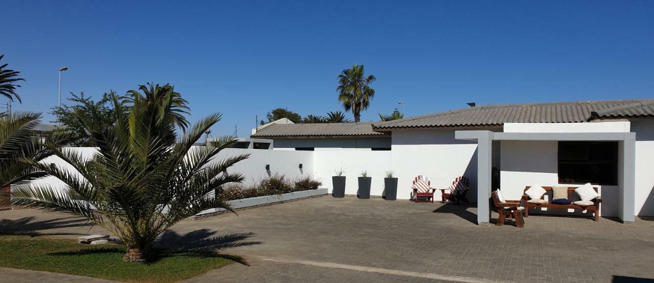 Tiende Laan Bed & Breakfast And Self-Catering Walvis Bay Exterior photo