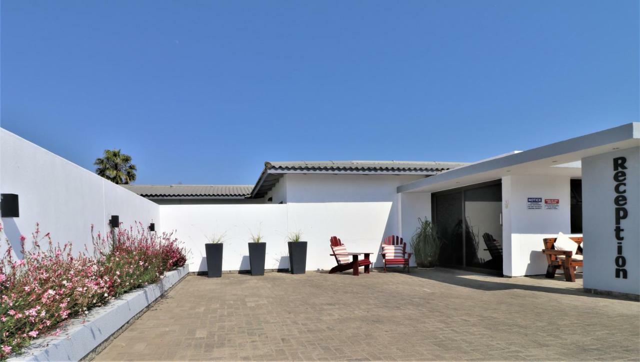 Tiende Laan Bed & Breakfast And Self-Catering Walvis Bay Exterior photo