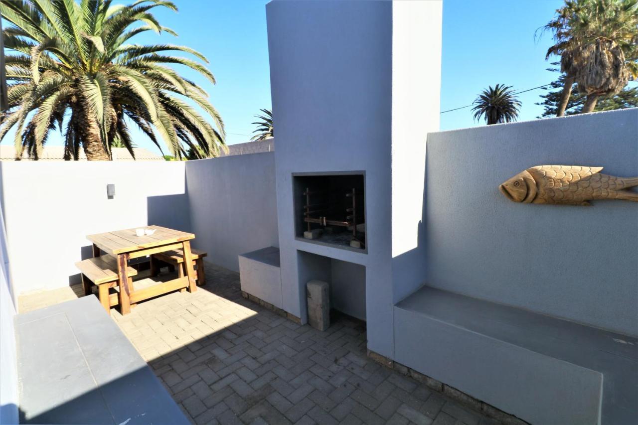 Tiende Laan Bed & Breakfast And Self-Catering Walvis Bay Exterior photo
